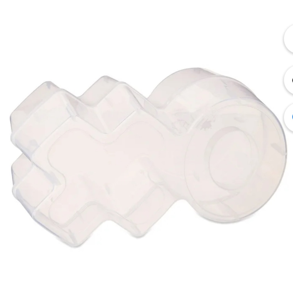 NWT Way To Celebrate Plastic XO-Shaped Container
